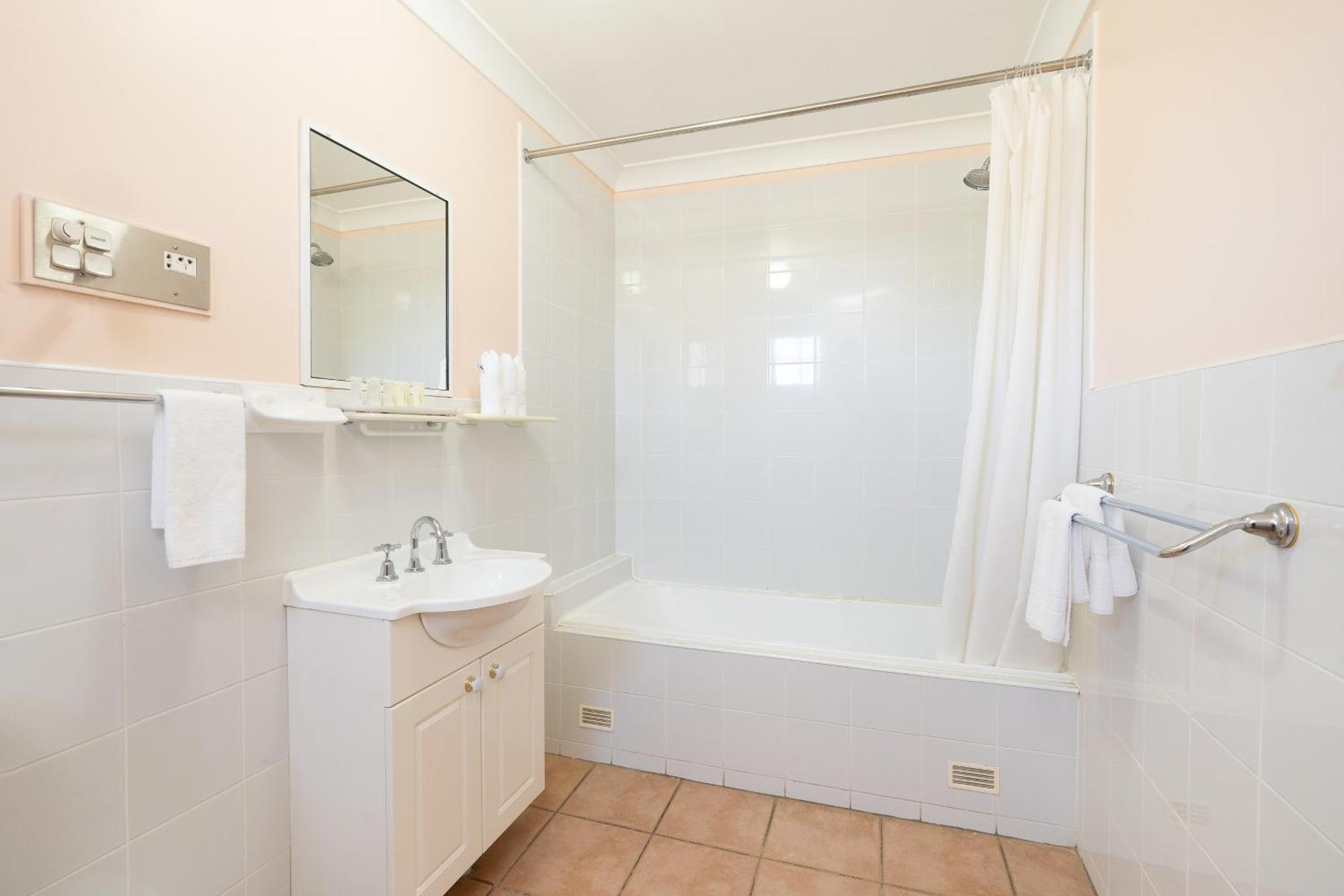 Surestay Hotel By Best Western, New Inn リッチモンド エクステリア 写真